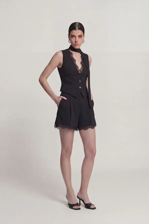Short Nina en dentelle plissée taille haute, noir