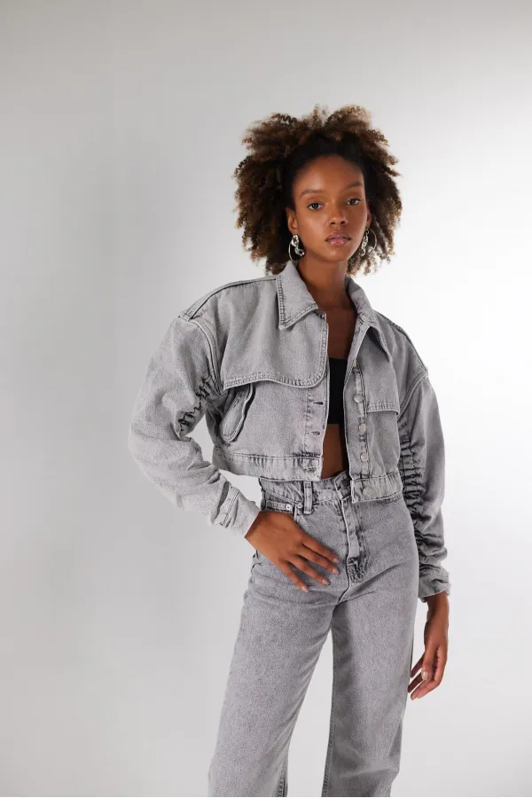 Crop Style Buttoned Crespo Jacket Grey