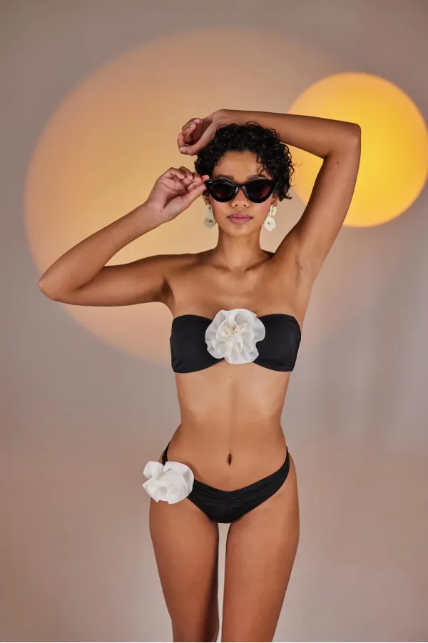 Haut de bikini noir élégant