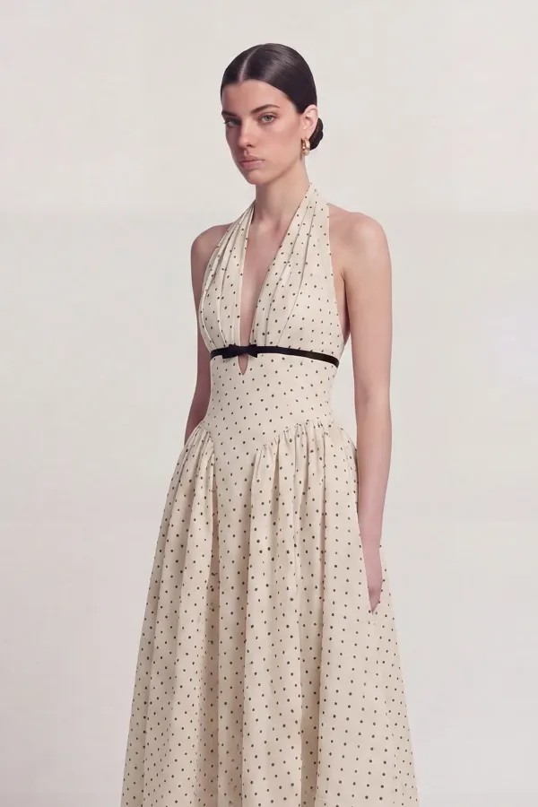 Robe Zayla à pois, col halter et poches, couleur crème Robe Zayla à pois, col halter et poches, couleur crème