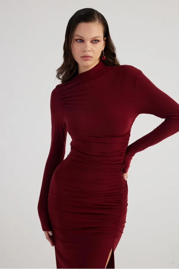Robe Yasmin bordeaux