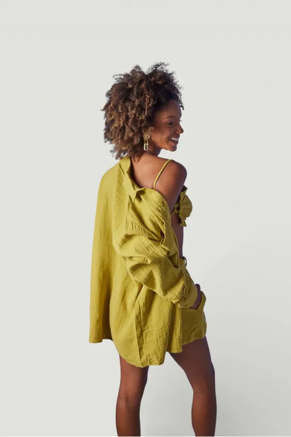 Chemise verte de la plage