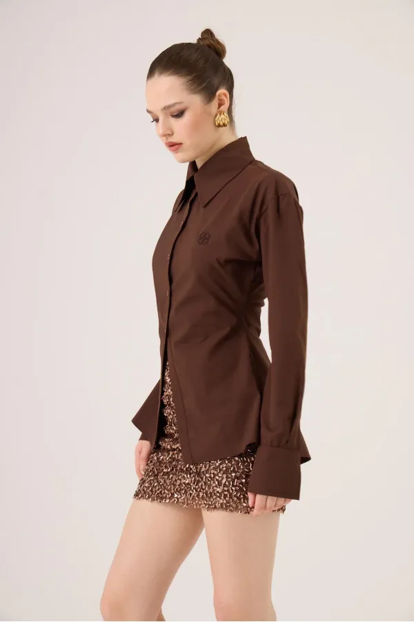 Chemise Paula cintrée à la taille, couleur café