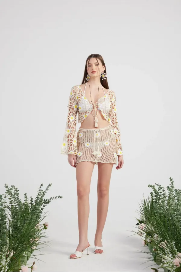 Paréo tricoté à motif floral beige pour poupée