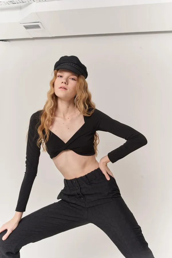 Crop Style Long Sleeve Wardrobe Blouse Black