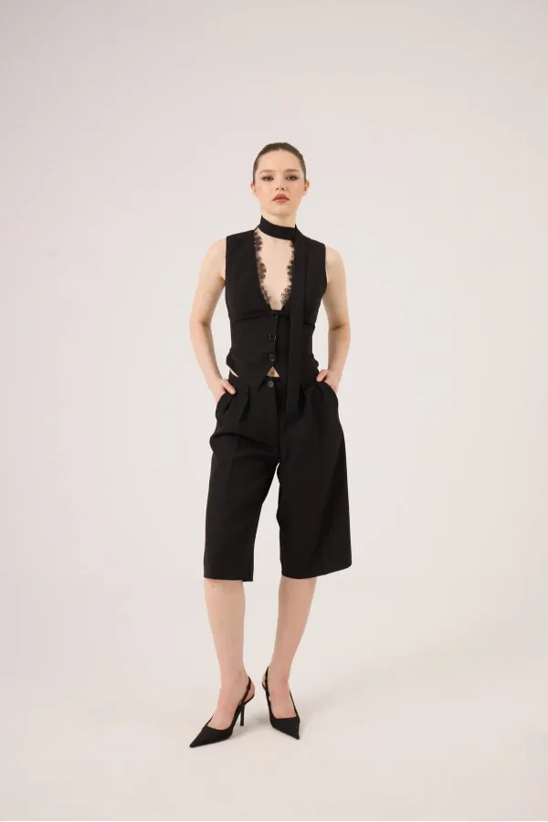 Bermuda Nina noir à taille haute et pli simple