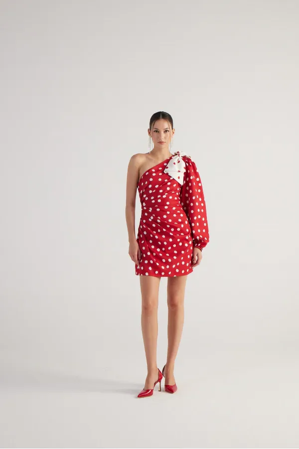 Robe à pois rouge