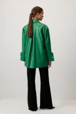 GENİŞ MANŞETLİ SUNİ DERİ GÖMLEK