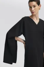 ROBE EN CRÊPE À MANCHES JAPONAISES