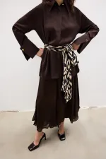 CHEMISE EN SATIN À POIGNETS LARGES