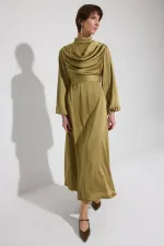 DEGAJE YAKALI KEMERLİ ELBİSE