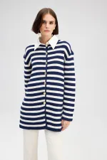 CARDIGAN LONG À BOUTONS DORÉS