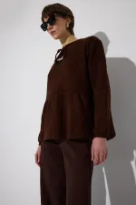 ÖNDEN BAĞLAMALI TRİKO KAZAK