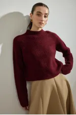 DİK YAKA KISA TRİKO KAZAK