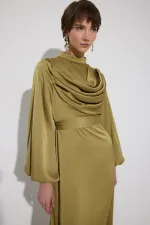 DEGAJE YAKALI KEMERLİ ELBİSE