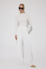 CORPS DRAPÉ SUR LE CÔTÉ