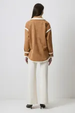 Chemise en daim avec détails en peluche