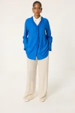 CLEAVAGE COVERING SHIRT COLLAR