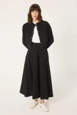 ENSEMBLE VESTE ET JUPE AVEC ÉCHARPE