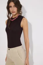 body à col de vélo et boutons-pression