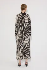 ROBE À MOTIFS ABSTRAITS