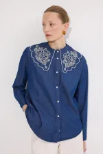 CHEMISE À COL BRODÉ