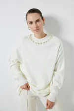 YAKASI İNCİLİ KAZAK