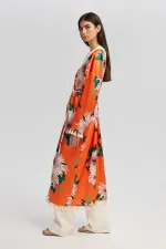 FLORAL PATTERNED KIMONO WITH TASSEL DETAILS FLORAL PATTERNED KIMONO WITH TASSEL DETAILS