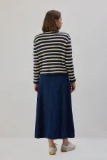 CARDIGAN COURT À BOUTONS DORÉS