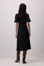 OMUZ BÜZGÜLÜ KISA KOLLU ELBİSE