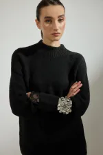 DİK YAKA TRİKO KAZAK