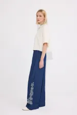 BELİ LASTİKLİ NAKIŞLI PANTOLON