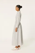 BELİ KUŞAKLI ÇİZGİLİ KETEN ELBİSE