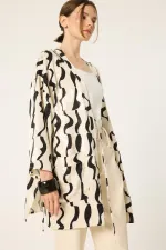 KIMONO EN SATIN À MOTIFS KIMONO EN SATIN À MOTIFS