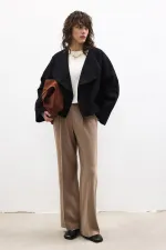 VESTE COURTE À DOUBLE BOUTON