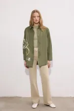 CHEMISE EN GABARDINE BRODÉE