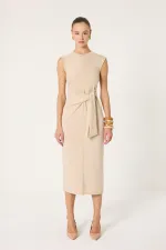 BAĞLAMALI KOLSUZ ELBİSE