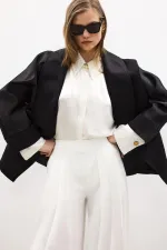 VESTE EN SATIN AVEC CEINTURE EN CUIR