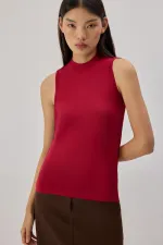 DİK YAKA KOLSUZ İÇLİK