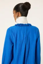 CLEAVAGE COVERING SHIRT COLLAR