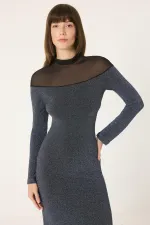 ROBE À MANCHES LONGUES AVEC DÉTAILS À PAILLETTES