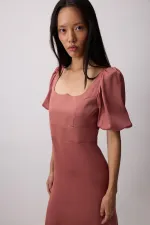 SHORT-SLEEVED DRESS WITH GATHERED SHOULDER
