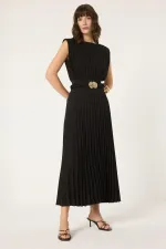 KOLSUZ PİLİSELİ ELBİSE