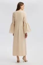 Robe en taffetas avec détails aux manches