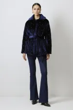 MANTEAU MATELASSÉ AVEC DÉTAILS EN PIERRE