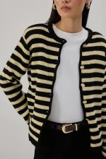 CARDIGAN COURT À BOUTONS DORÉS