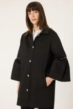 Veste en gabardine avec manches ornées de pierres