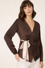 Tunique en satin à nouer sur le côté