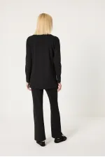 ENSEMBLE TUNIQUE ET PANTALON AVEC DÉTAIL DE BOUTONS-PRESSION