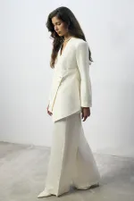 DÜĞME DETAYLI ASİMETRİK CEKET PANTOLON TAKIM